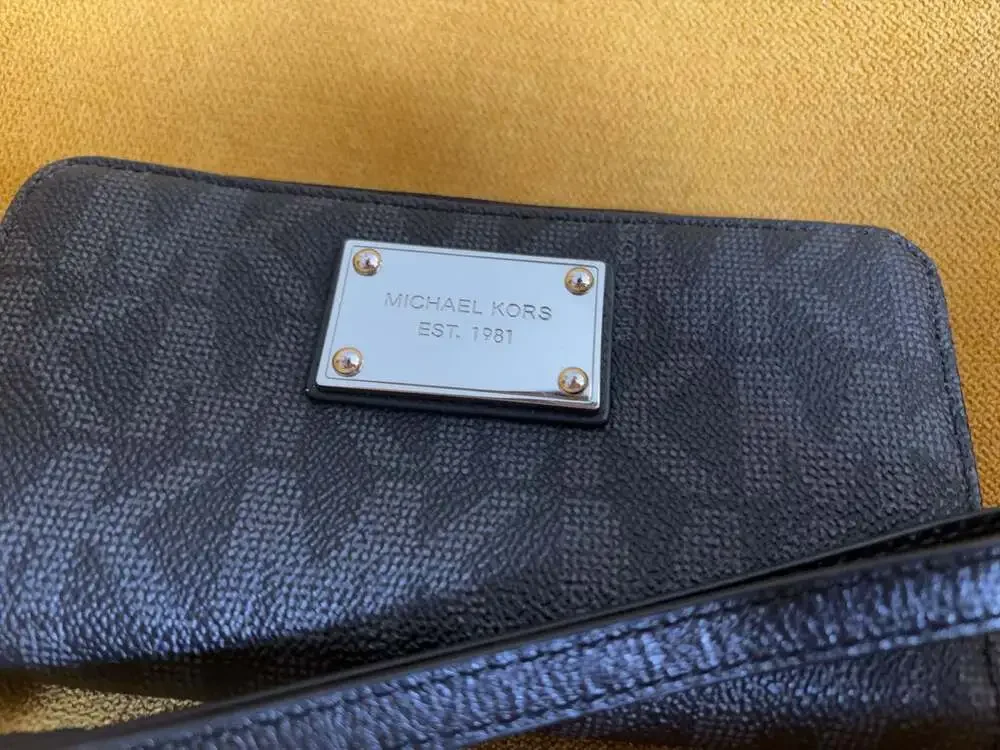 Michael Kors Women's Jet Set Travel Logo Continental Leather Wallet Baguette - B